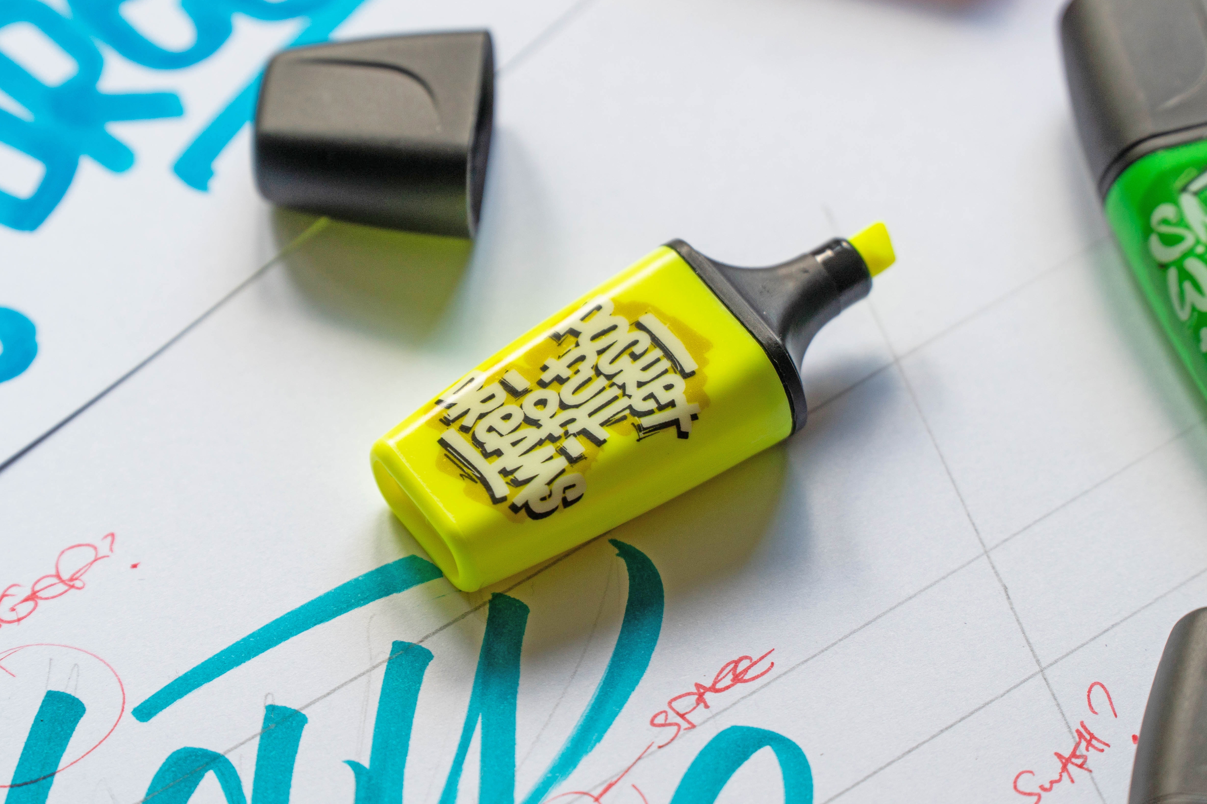 5 surligneurs STABILO BOSS MINI by Snooze One + 1 mini marqueur noir